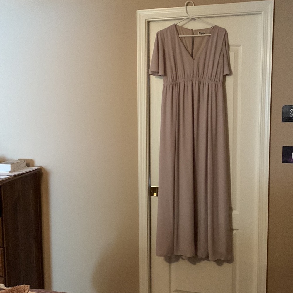 Bridesmaid dress size large cream colored worn one time excellent condition